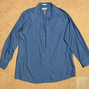Men’s Van Heusen Blue Dress Shirt